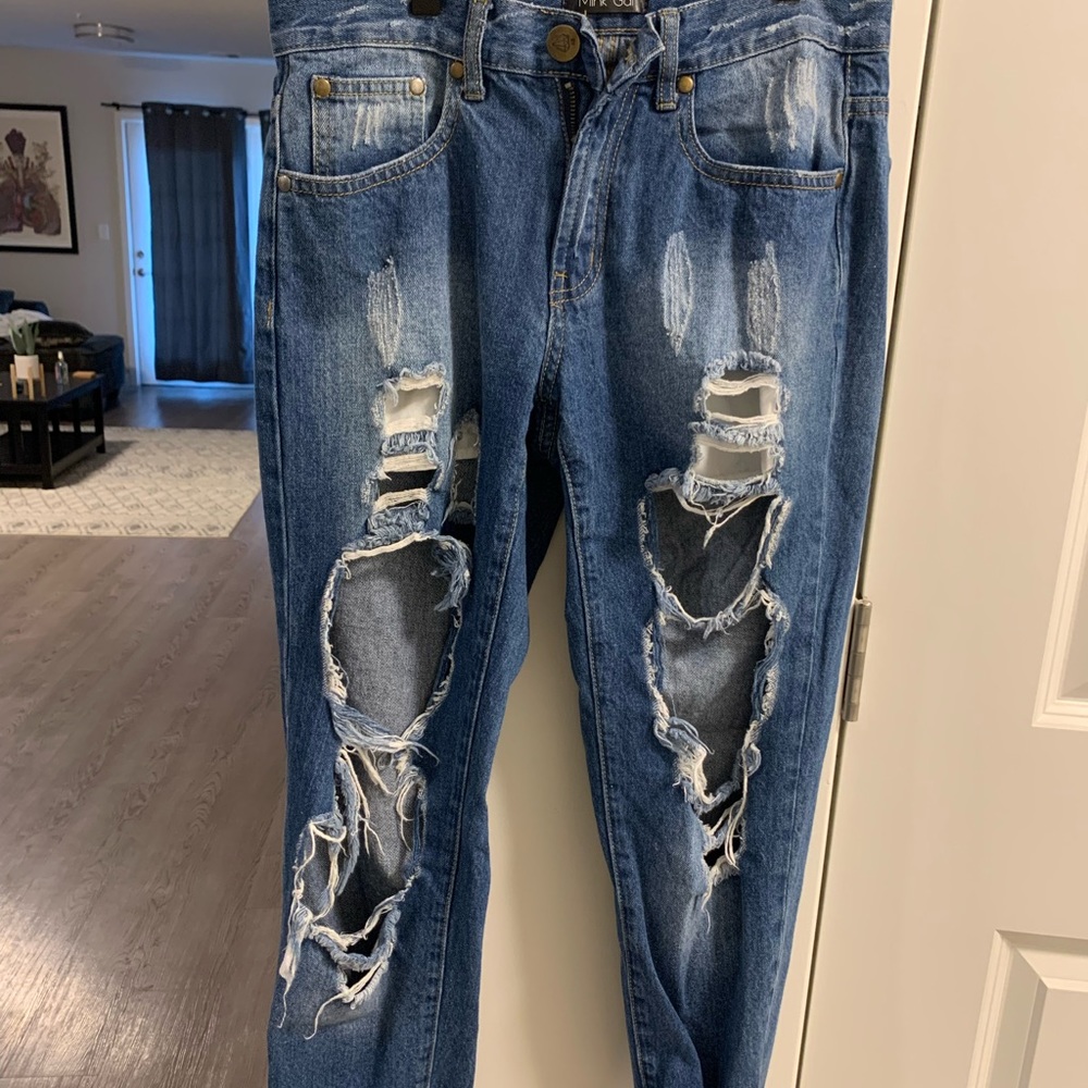 Mink Gal low rise distressed jeans size medium